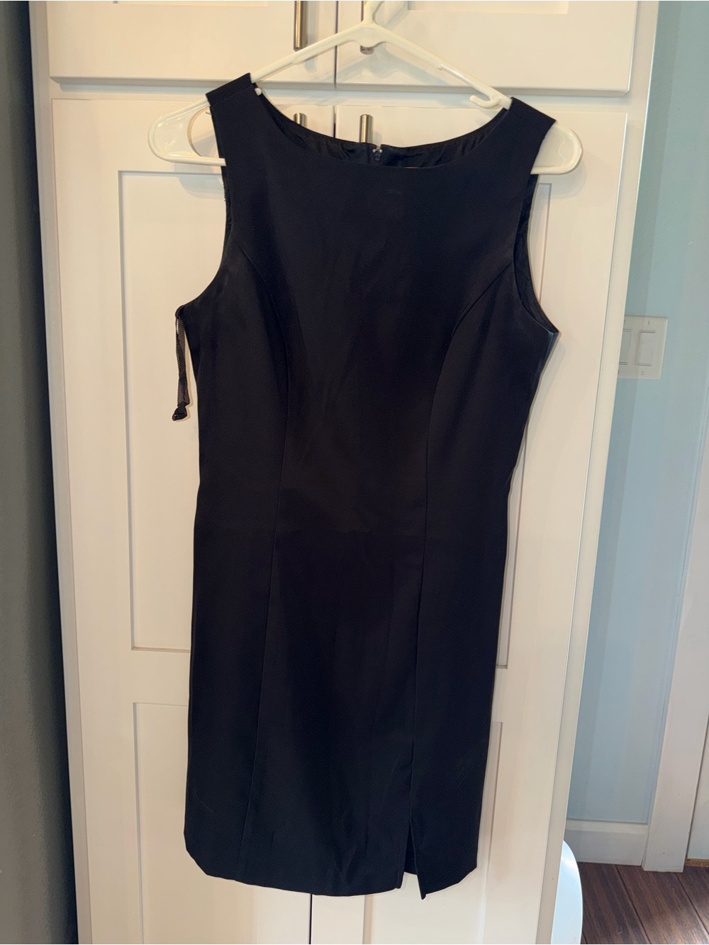 Black Sleeveless Midi Sheath Dress
